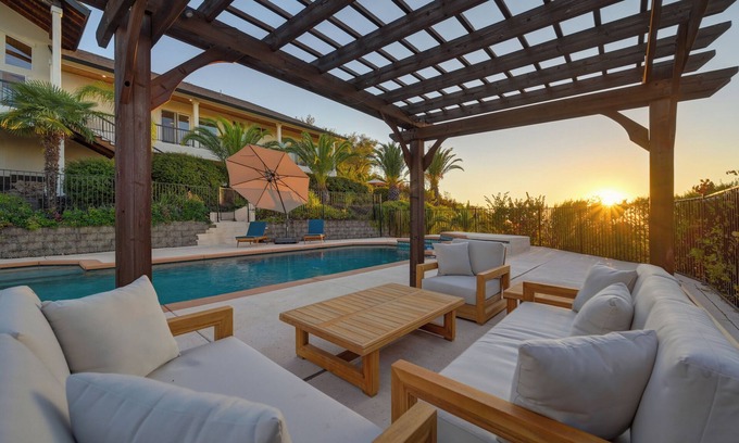 Rescue Apartment | Luxury Mountain Private Suite - Serene Stay Near Town