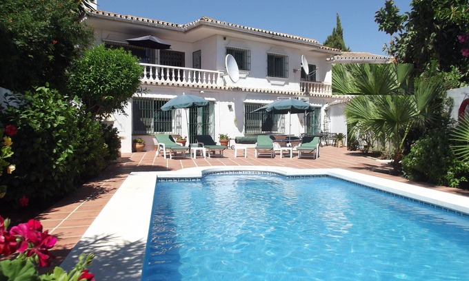 Fuengirola Villa | Luxury Oasis: 4-Bedroom Villa with Private Pool in Fuengirola, Costa del Sol