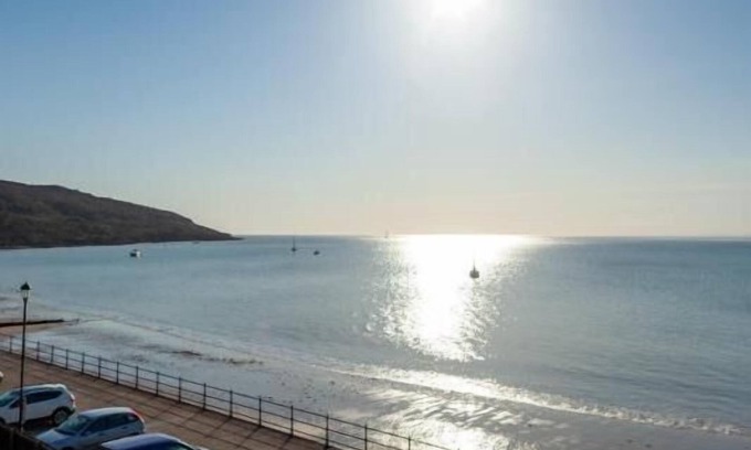 Totland Bay Apartment | Luxury Observation Apartment