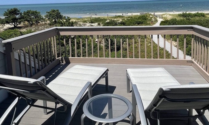 Brewster Villa | Luxury Ocean Edge Resort Beachfront Villa