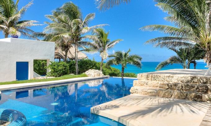 Isla Mujeres Villa | Luxury Ocean Front Villa, 6BR (12 pax) Breakfast includes + infinity pool