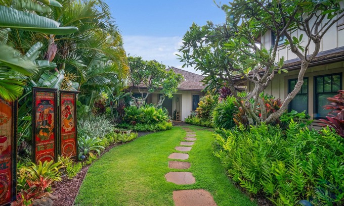 Poipu House | Luxury Ocean View 4 Bedroom Home
