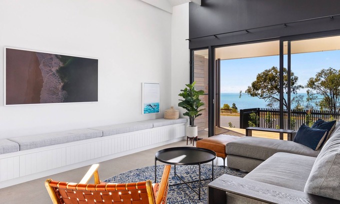 Point Vernon House | Luxury ocean view beach house