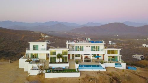 El Pescadero Villa | Luxury Ocean-View Villa with Pool By Cerritos Beach