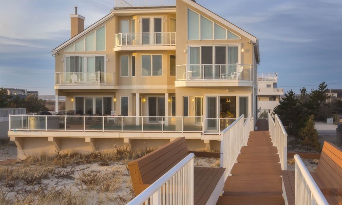West Hampton Dunes House | LUXURY OCEANFRONT HOUSE W/POOL & HOT TUB FACING THE OCEAN, SUMMER LAST MIN DEAL!