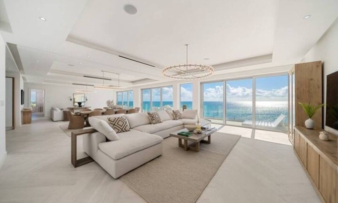 Nassau Condo | Luxury Oceanfront Oasis: 4BR Condo with Stunning Views & Exclusive Beach Access!