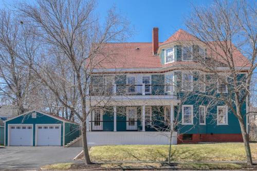 Rosemont Apartment | Luxury on Back Cove - Three Gables