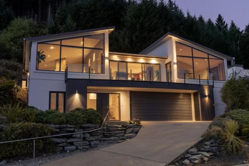 Fernhill House | Luxury On Wynyard 4 Bedrooms Stunning Views