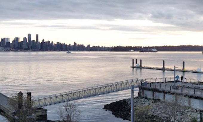 Lower Lonsdale Condo | Luxury one Bedroom Condo at the Pier