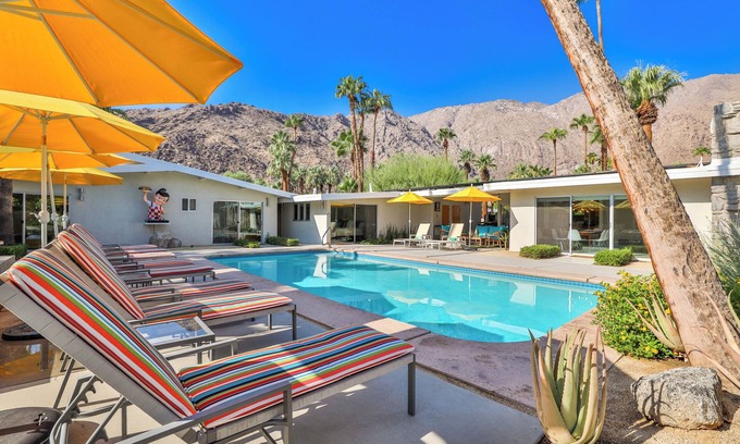 Old Las Palmas House | Luxury Palm Springs Estate 3Bedroom House & 3 Casitas, Salt Water Pool & HotTub