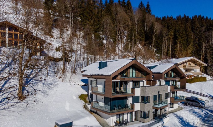 Viehhofen Villa | Luxury penthouse next to the ZellamSeeXpress