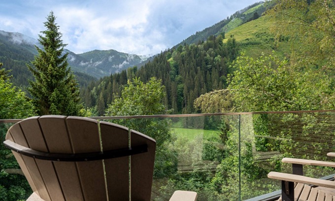 Viehhofen Villa | Luxury penthouse with terrace and views