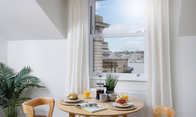 Plymouth House | Luxury Penthouse 2 bed Apartment