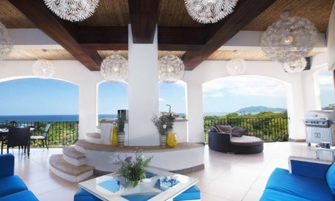 Playa Langosta House | Luxury Penthouse - 5BR/6BA, Pool Table, Jacuzzi and Expansive Ocean Views