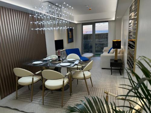 Tambo Apartment | Luxury Penthouse & High-Floor Hotel near City of Dreams, Casino, and Airport