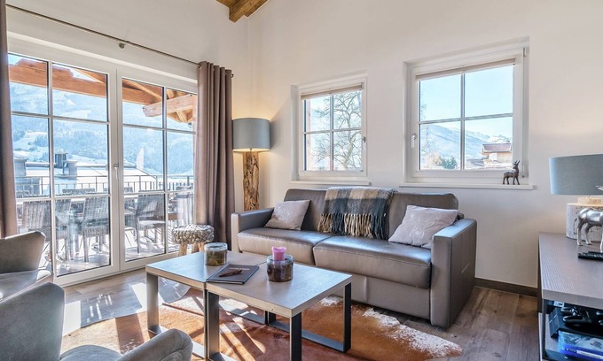 Walchen Apartment | Luxury penthouse in Piesendorf with wellness