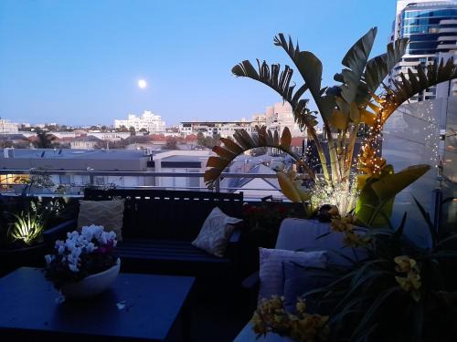 Port Melbourne Apartment | luxury & perfect beach location!