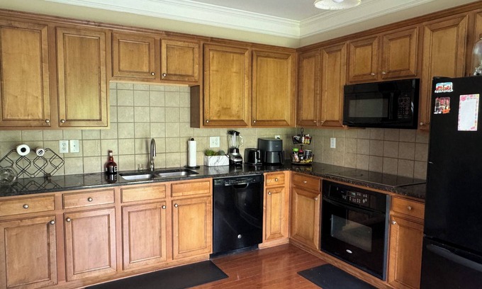 Atlanta House | Luxury Pink Cascades Oasis - Gated Community