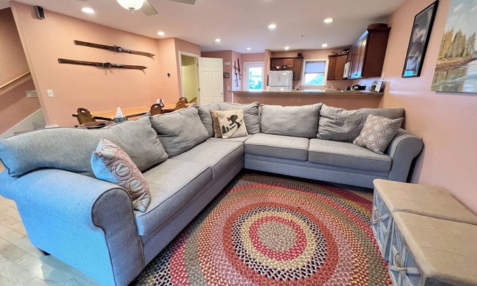 Bridgton House | Luxury Pleasant Mountain Townhouse across from Moose Pond