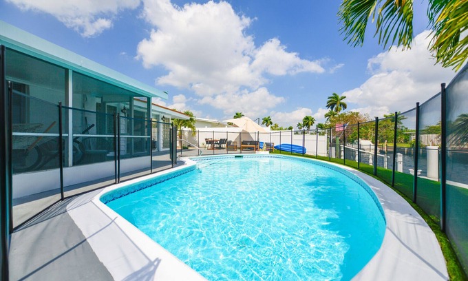 Lauderdale Isles House | Luxury Pool House Canal-Side