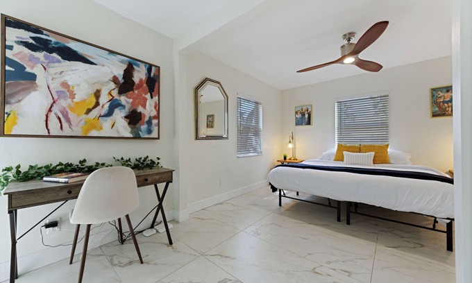 Riviera Bay House | Luxury Pool/KING Bed/Modern/Cozy St. Pete Tampa Beach Getaway