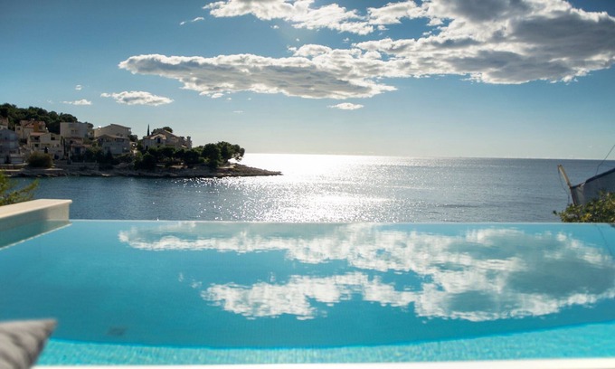 Primosten Burnji Villa | Luxury Primosten Villa | 5 Bedrooms | Villa Magistrala Seafront | Private Beach.