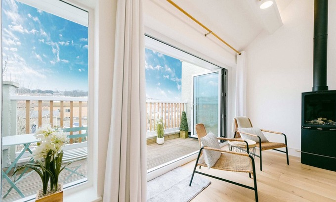 Bristol Floating Harbour House | Luxury Quayside Townhouse Overlooking The Harbour