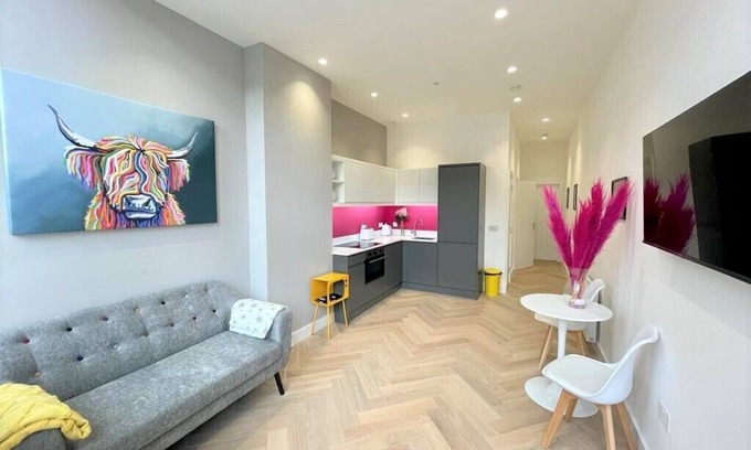 Bruntsfield Apartment | Luxury Reno'd 1 Bed Nr Bruntsfield & The Meadows