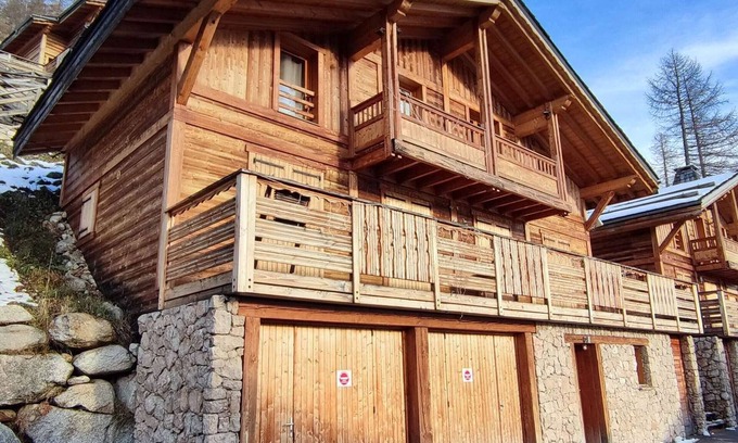 Isola Ski Chalet | Luxury renovated chalet, 5 bedrooms, fireplace, parking, near the French Riviera