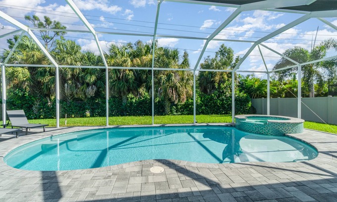 Pelican Villa | Luxury Retreat: 3BR with Pool, Hot Tub & Games