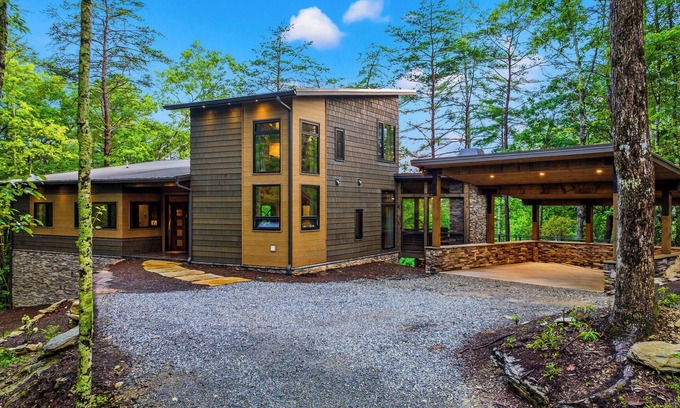 Brevard Cabin | Luxury Retreat by Gorges State Park: Trails, Waterfalls, Sauna & More