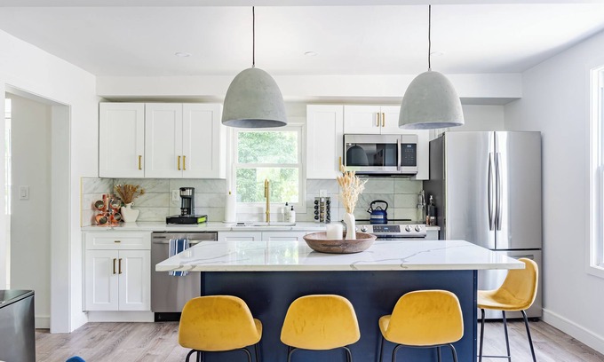 Rosendale House | Luxury Retreat on Rondout Creek- Wedding Central!