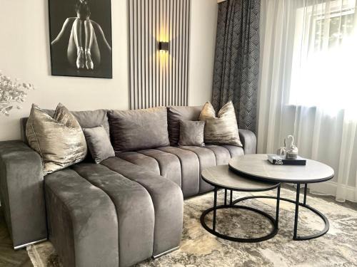 Aldborough Apartment | Luxury Retreat with Private Hot Tub