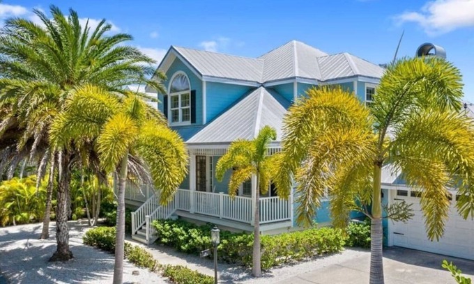Downtown Boca Grande Historic District House | Luxury Retreats at Boca Grande - Grande Canal