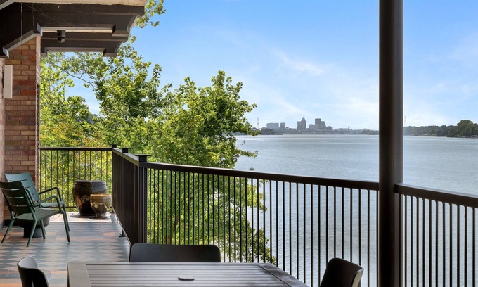 Louisville House | Luxury Riverside Stay - Historic Gaffney House Lower Level
