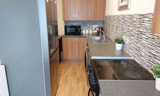 Salford Apartment | Luxury Serviced Apartment Close to Manchester City Centre and Old Trafford.