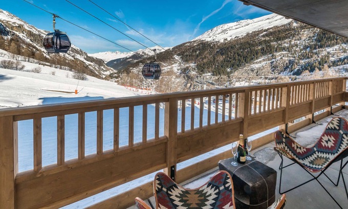 Les Boisses Apartment | Luxury Ski-in/Ski-out Apartment with Hotel Services in Tignes – Pool, Spa, Parking Included