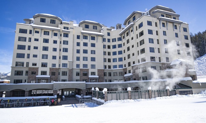 Big Sky Condo | Luxury Ski-in/out Studio Condo in Summit Hotel Big Sky