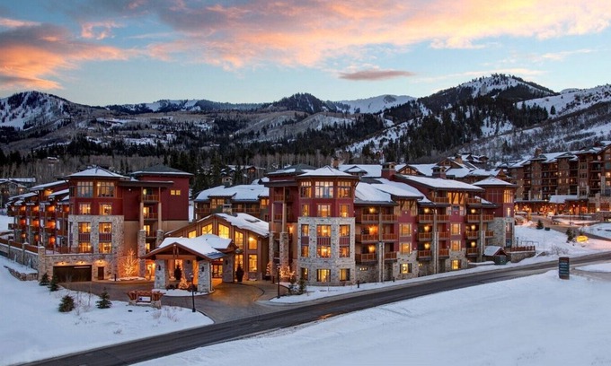The Timbers Condo | Luxury Ski in/Ski Out 2BR Plus, Avail 2/22/25-3/01/25 only