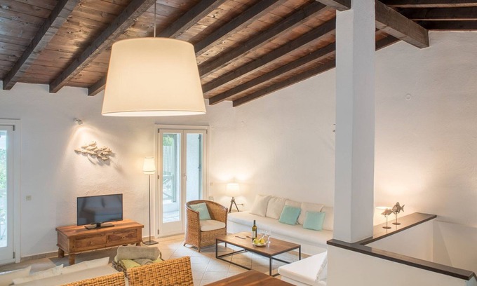Kanapitsa Villa | Luxury Skiathos Villa | Three-Bedroom Villa | Vromolimnos