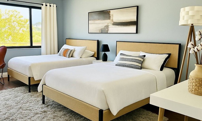 Laguna Hills Condo | Luxury spacious 1 bedroom 10 minutes to beach 5 min to Irvine spectrum