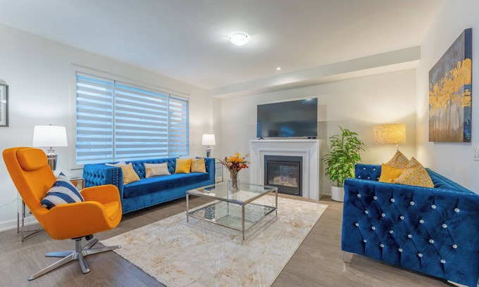 Hamilton House | Luxury & Spacious 4BR ~ Stoney Creek ~ Hamilton
