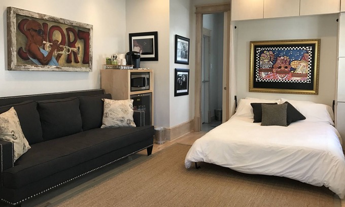 Carrollton Apartment | Luxury St.Charles Ave studio shared pool/spa, priv patio, on streetcar route