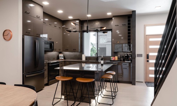 Bozeman Cottage | Luxury Stand Alone Condo, Minutes from Downtown Bozeman, Garage & Outdoor Patio