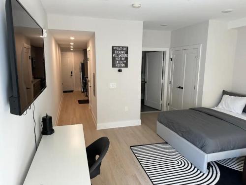 Jersey City Apartment | Luxury Stay for NYC visit Jersey City 7 Min Walk NYC Train Station