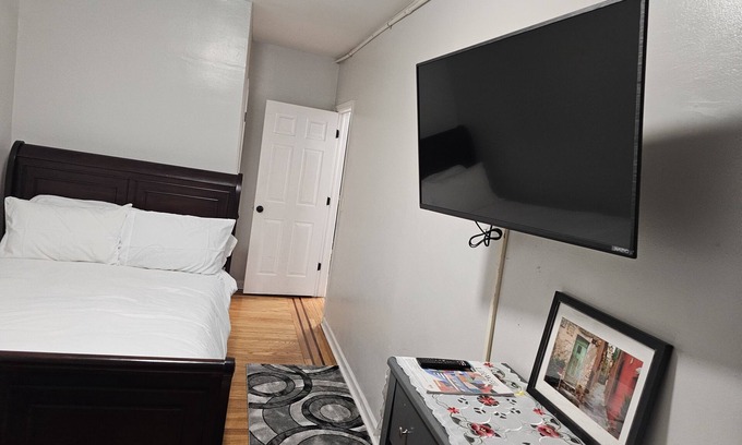 Ocean Hill Apartment | Luxury Stay in Brooklyn