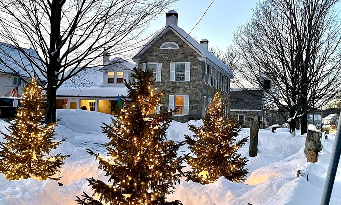 Chester Depot House | Luxury stone farmhouse.Perfect for families or company retreats! Close to Okemo!