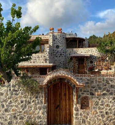 Keciler Villa | LUXURY STONE VILLA with SALT WATER POOL AND JACUZZI