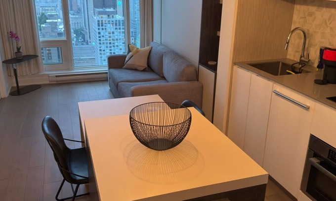 Ville-Marie Condo | Luxury Studio in heart of Downtown