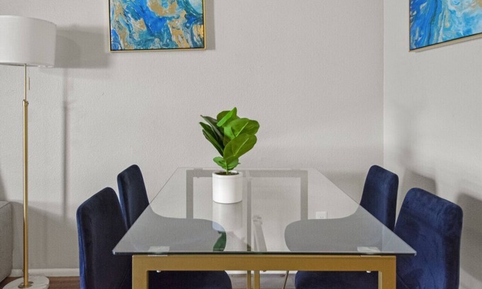 Peaceful Valley Apartment | Luxury Studio Oldtown Scottsdale Free Parking